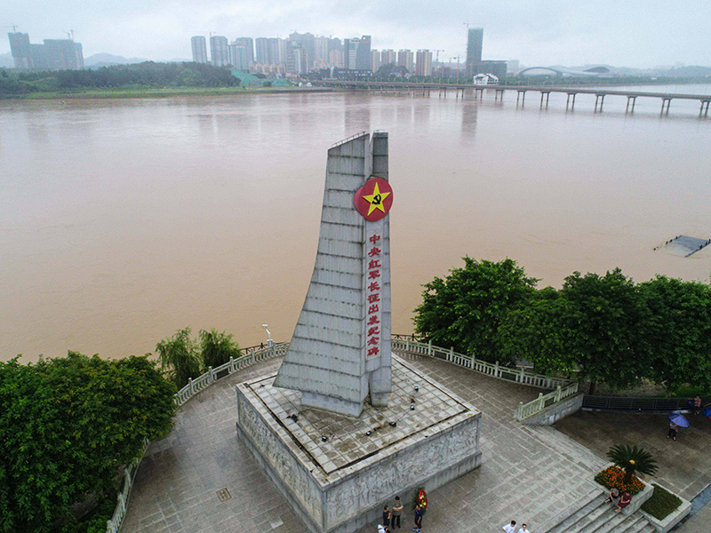 这是2019年6月12日在江西省于都县拍摄的中央红军长征出发纪念碑(无人机照片)。新华社记者 周密 摄